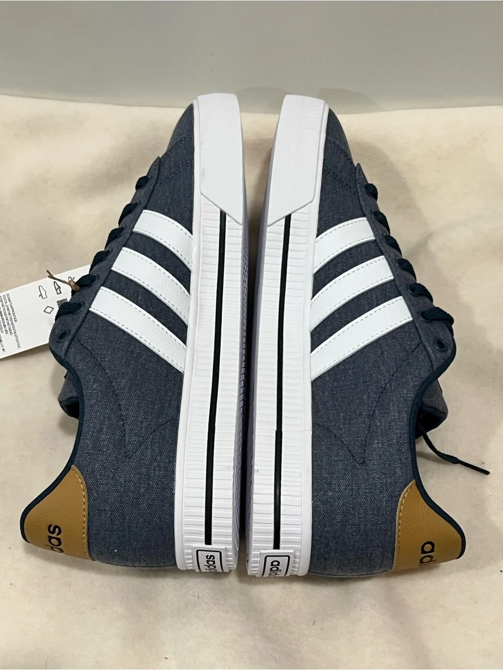 Adidas Men's Daily 3.0 sneakers in a Crew Navy and Cloud White Size 10 NWT